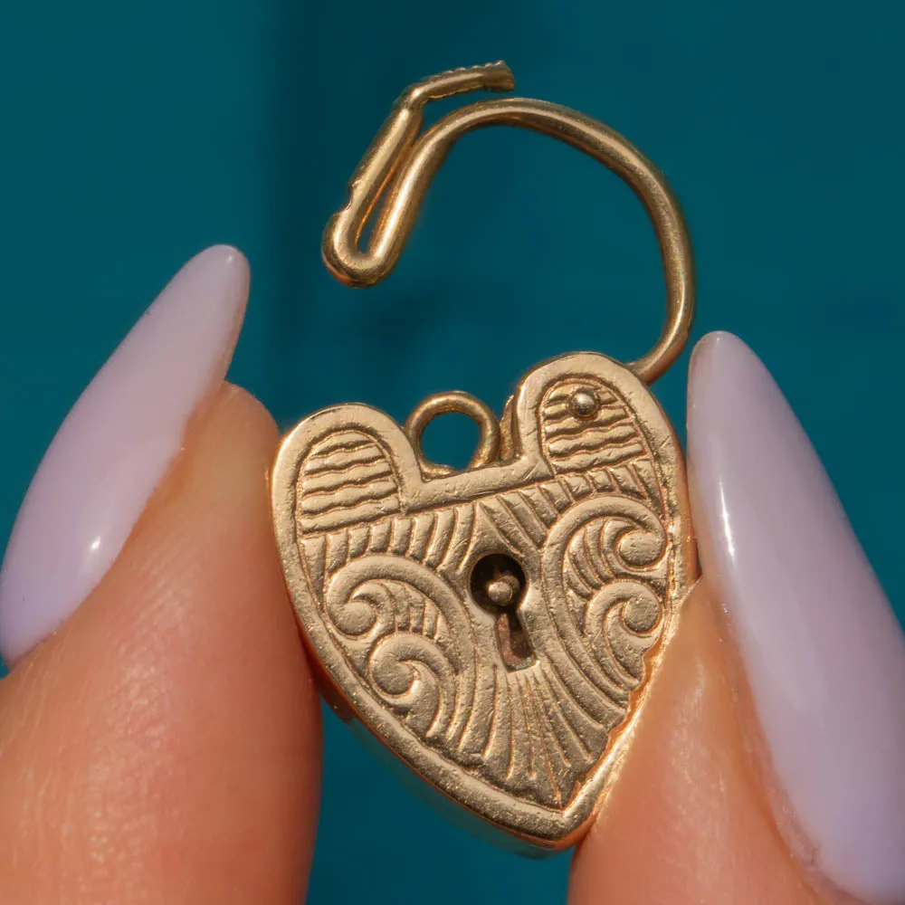 9ct Gold Engraved Heart Padlock