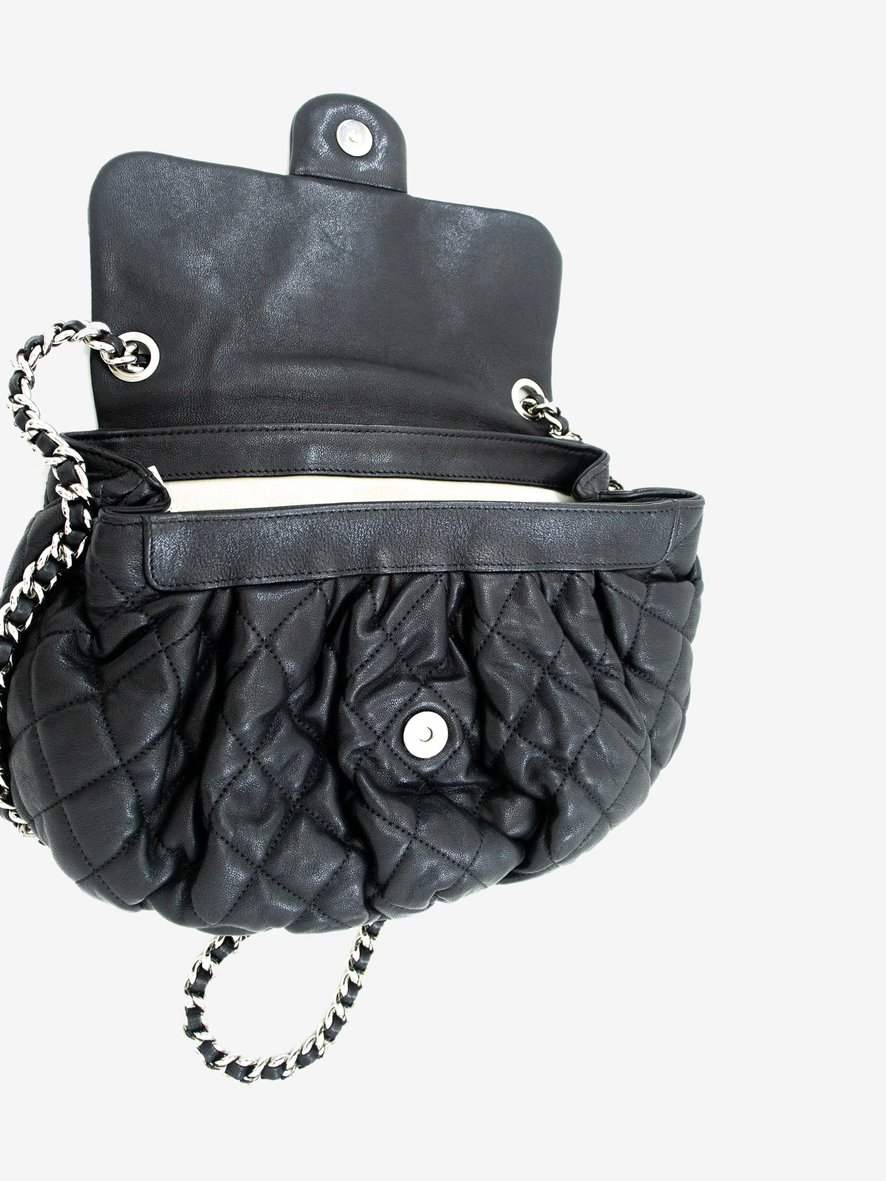 Black silver hardware 2011 lambskin leather shoulder bag