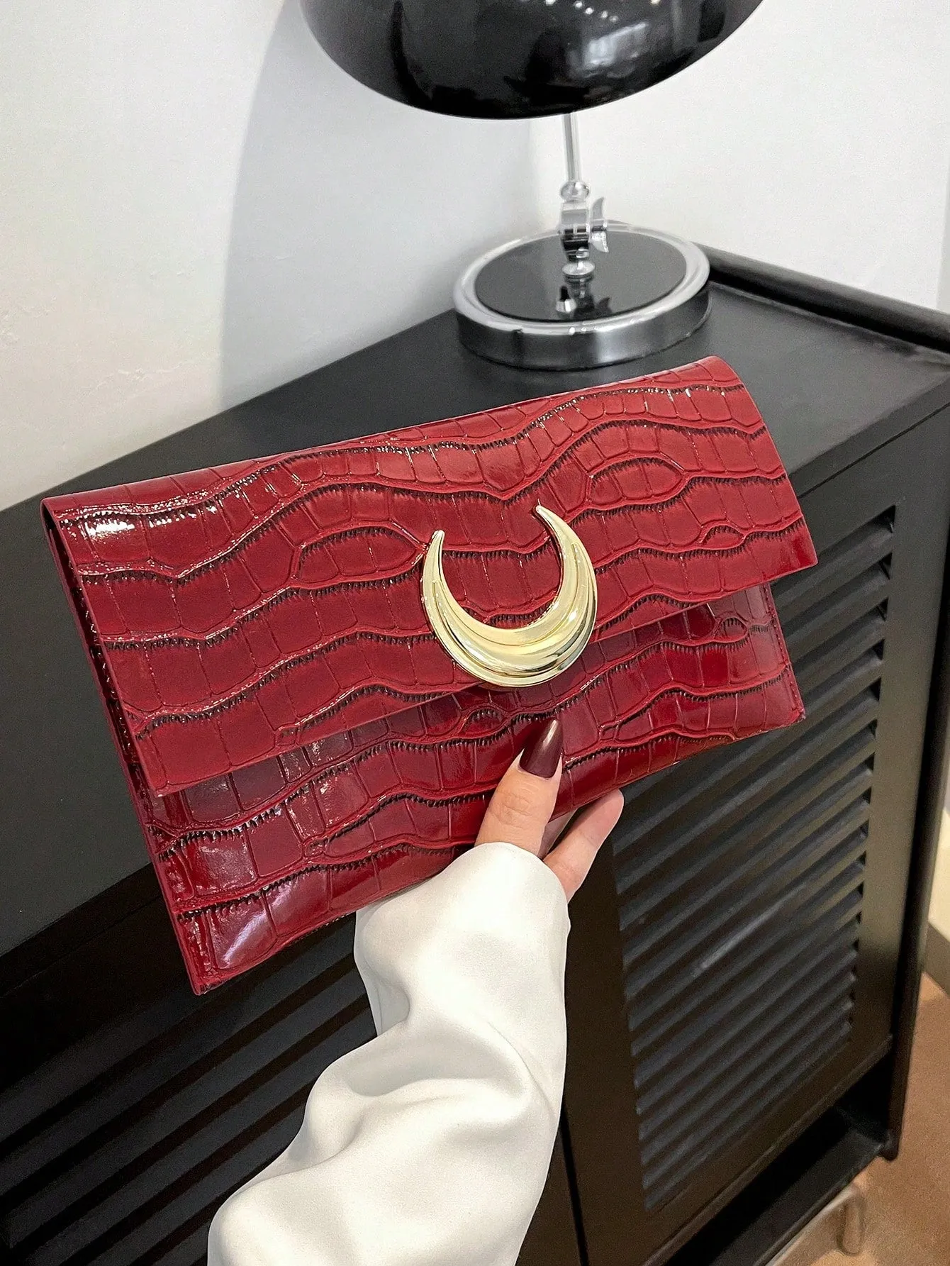 Solid Color Simple Crocodile Embossed Clutch Bag