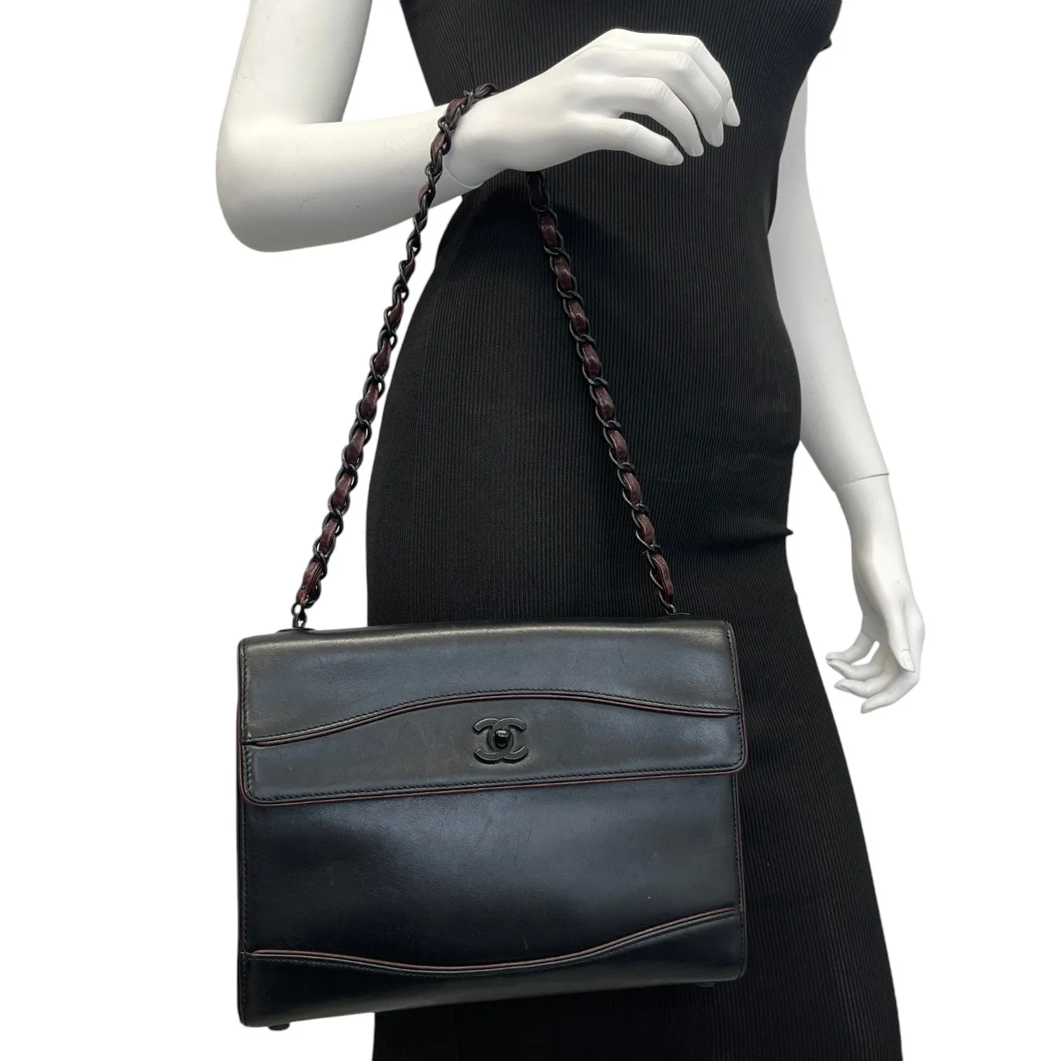 Women's Chain Lambskin Shoulder Bag Black